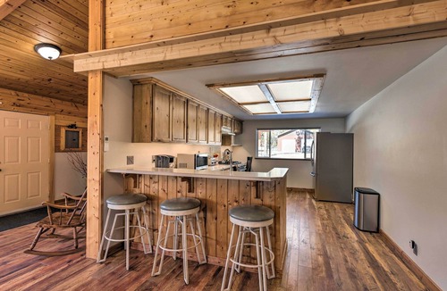 Victor Cabin | Victor Woodland Cabin Retreat w/Fire Pit