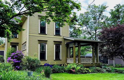 Hudson House | Victorian Farmhouse steps away from the best of Hudson