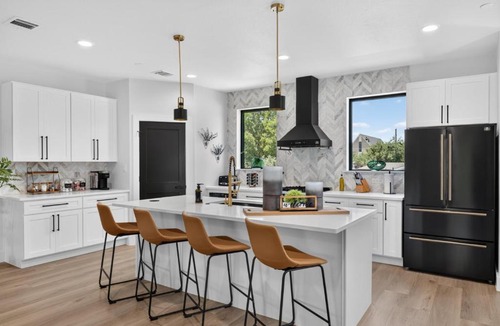 Central Arlington House | Victory Terraces F Walk to Cowboys Stadium Game room and Rooftop patio