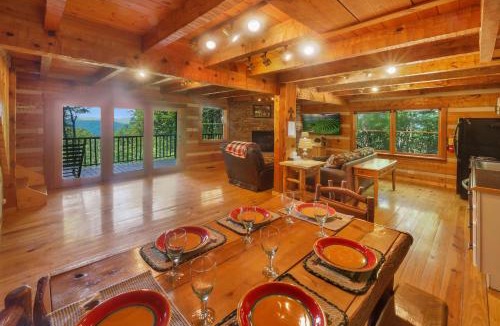 Townsend House | Views/Huge King Bed Suite/Dogs Welcome
