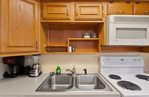 Rio Frio Villa | Villa 3: Pool & Short Walk to the Frio River
