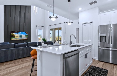 Reunion House | Villa w Pool Near Disney in Reunion Village