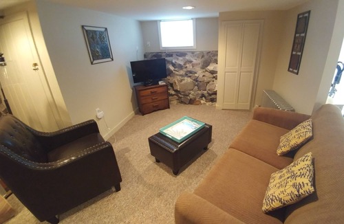 Ogunquit Apartment | Village Location-6 minute walk to Ogunquit Beach-Great Spring and Fall rates