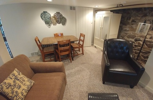 Ogunquit Apartment | Village Location-6 minute walk to Ogunquit Beach-Great Spring and Fall rates