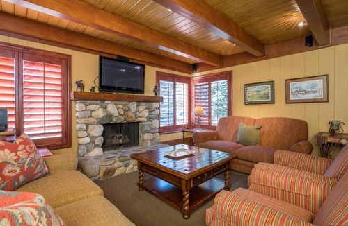 Elkhorn Apartment | Villager 1218