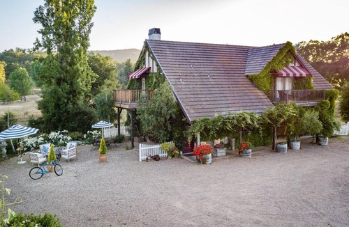 Paso Robles House | Vineyard Views + Fire Pit | Hilltop Wine Country | Orchard Hill Farm