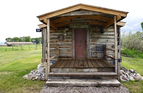 Augusta Cabin | Vintage Cabin Experience on Riverside Property