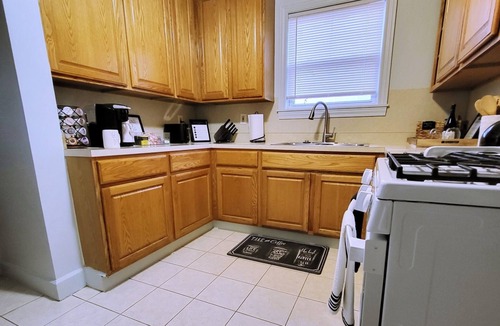 Detroit House | Vintage Charm, E. Eng. Village, 10mins to Dt. Det.