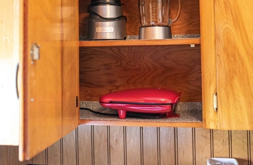 Hyde Park House | Vintage Charmer Entire Home Near Logan