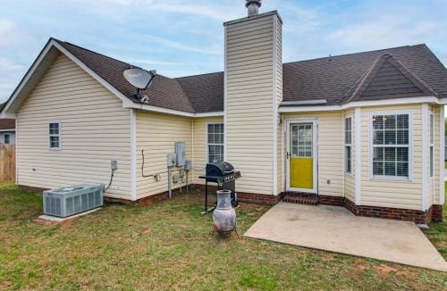 Paw Creek House | Vintage-Chic Getaway: 6 Mi to Uptown Charlotte