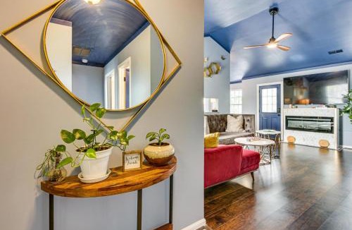 Paw Creek House | Vintage-Chic Getaway: 6 Mi to Uptown Charlotte