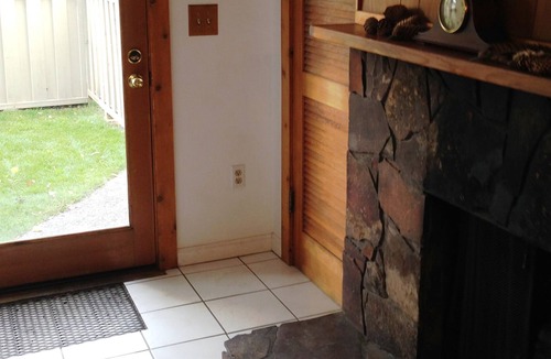 Ketchum House | Vintage Condo:View of Bald Mt,in heart of Ketchum,steps from River Run Ski Lodge