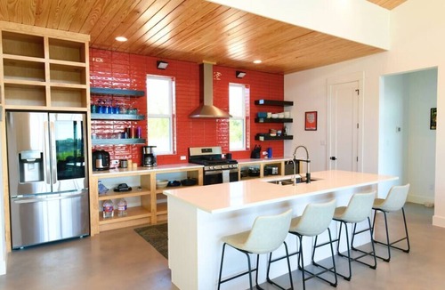 Johnson City House | Vista Azul - Beautiful Views, Pool and More!