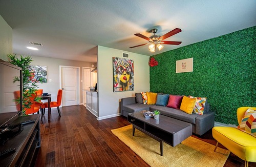 Spring Branch Central House | Vogue Vibe/Memorial/Downtown/City Centre/Heights