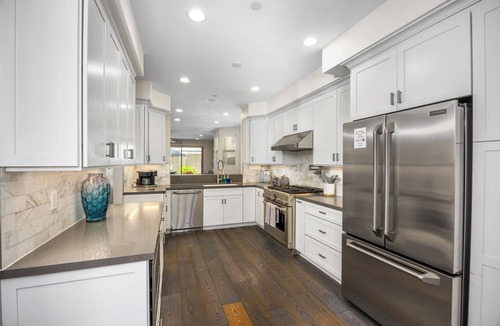 Crown Point House | Wake Up to the Waves- Private Beach Home