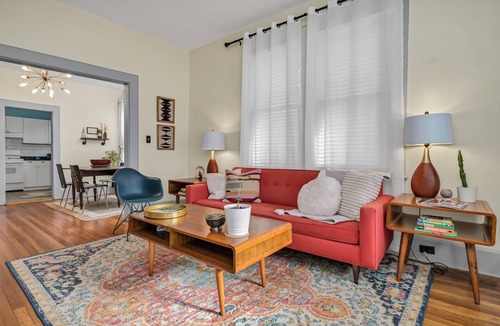 Eau Claire House | Walk or bike to Noma or Main Street district from this fun & peaceful retreat.