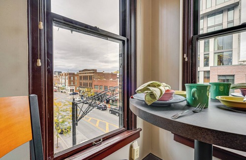 Short North Apartment | Walk to Convention Center, Secured Apt in Columbus