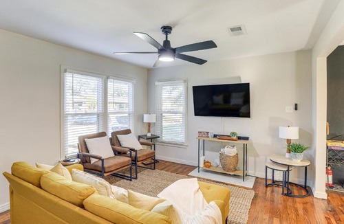 Central Arlington House | Walk to Cowboys Stadium! Arlington Home w/Yard