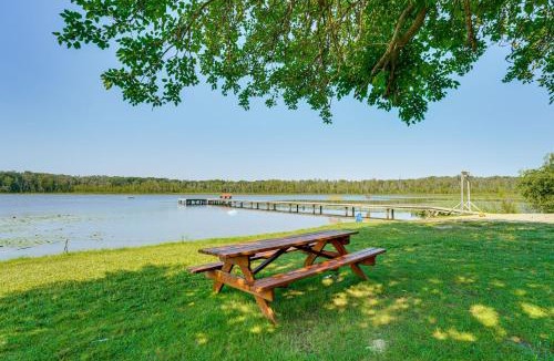 Allenton House | Walk to Cranberry Lake: Quaint Family Cottage