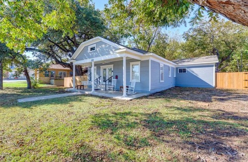 Lockhart House | Walk to Downtown Shops & BBQ: Home w/Fenced Yard!