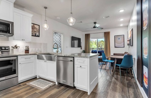 Gruene Condo | Walk to Gruene-Guadalupe Riverfront-River Access-Stylish Texas Music Retreat