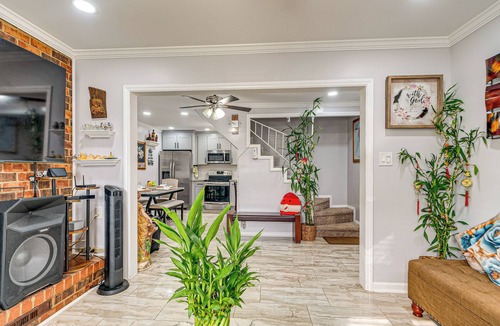 Burlington House | Walk to Historic Dtwn Burlington: Home w/Yard