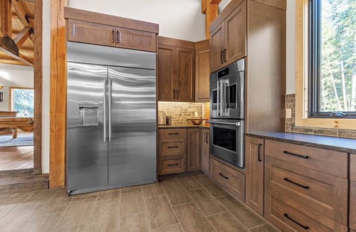 Hayden House | Walk to Lake, Boat Slip, Kayak, Event-Ready & More