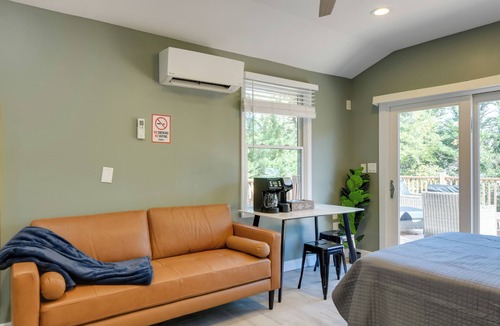 Cheverly Apartment | Walk to Metro Station! Cheverly Apt 8 Mi to DC