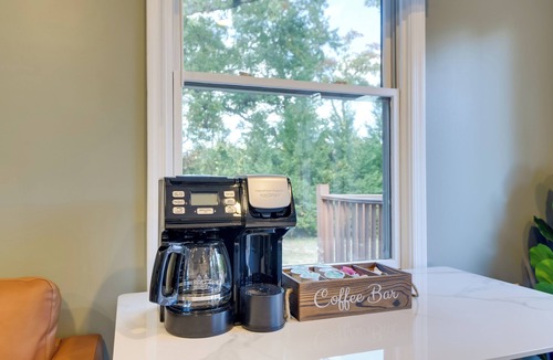 Cheverly Apartment | Walk to Metro Station! Cheverly Apt 8 Mi to DC
