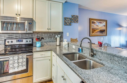 Myrtle Beach House | Walk to Ocean: Myrtle Beach Townhome w/Patio