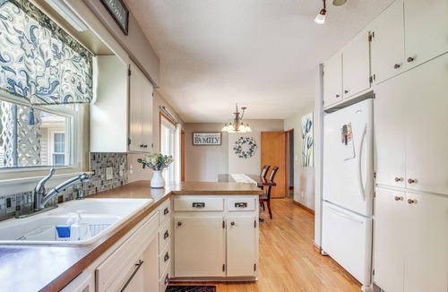 Waterloo House | Walk to Park: Waterloo Home w/Furnished Deck