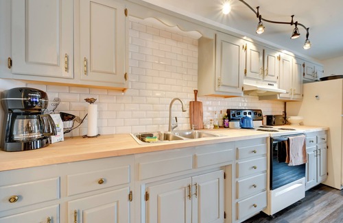 Corvallis Apartment | Walk to Restaurants: Bitterroot Valley Getaway!