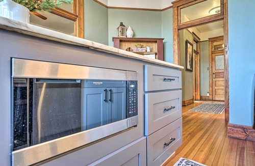 Laramie Condo | Walk to Shops & Restaurants: Dtwn Laramie Condo!