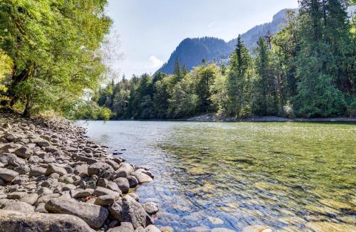 Baring House | Walk to Skykomish River Wooded Escape with Fire Pit