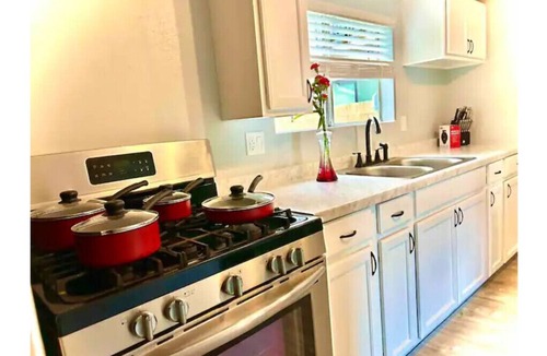 Downtown House | Walk To the Americana! Short Drive Universal,Hollywood, Beverly ect