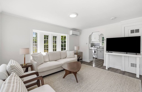 Hyannis House | Walkable Cape Cod Retreat: AC, Parking & Laundry