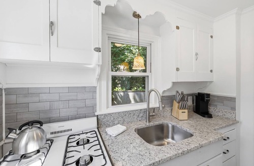 Hyannis House | Walkable Cape Cod Retreat: AC, Parking & Laundry