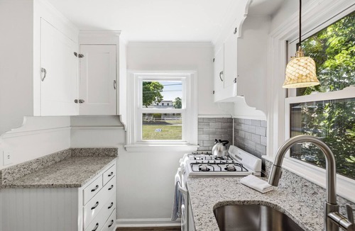 Hyannis House | Walkable Cape Cod Retreat: AC, Parking & Laundry