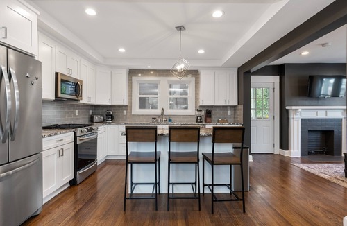 Central Clintonville House | Walkable Coffee, Restaurants, Shops, and Grocery! Huge backyard.