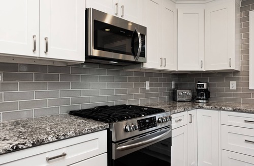 Central Clintonville House | Walkable Coffee, Restaurants, Shops, and Grocery! Huge backyard.