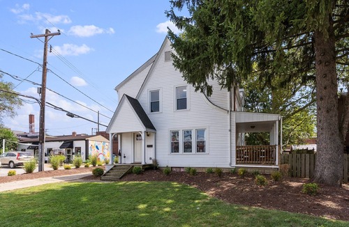 Central Clintonville House | Walkable Coffee, Restaurants, Shops, and Grocery! Huge backyard.