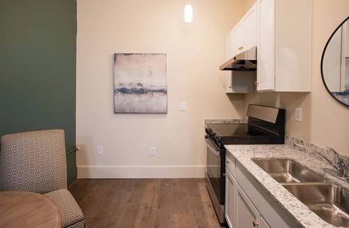 Florence Apartment | Walkable Couple’s Retreat in Downtown Florence