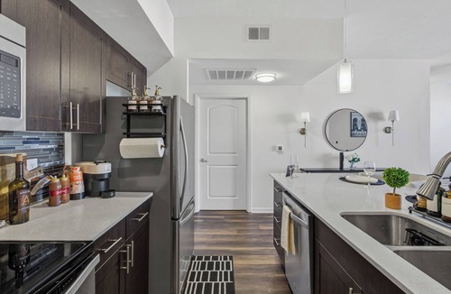 North Burnet Apartment | Walkable Domain Stay: Steps to Top Dining & Luxury Shops