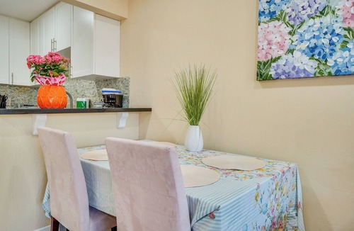 Pleasanton Condo | Walkable Pleasanton Condo Near Downtown w/Balcony