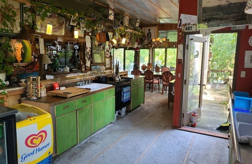 Castle Hayne Cabin | Walker World, a world created from the past that allows you to be present.