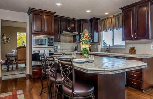 Draper House | Wasatch Retreat * Hot Tub * Billiards * Huge Deck