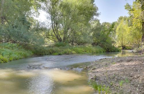 Sheridan House | Waterfront Cabin with Bighorn Mountain Views!