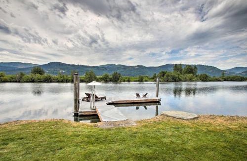 St. Maries House | Waterfront Cabin with 2 Boat Docks and Mtn Views!