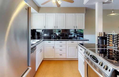 Sandpoint Condo | Waterfront condo - just minutes from downtown Sandpoint w/a free boat slip