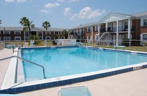 Boyes Condo | Waterfront Condo- Luxurious/Spacious